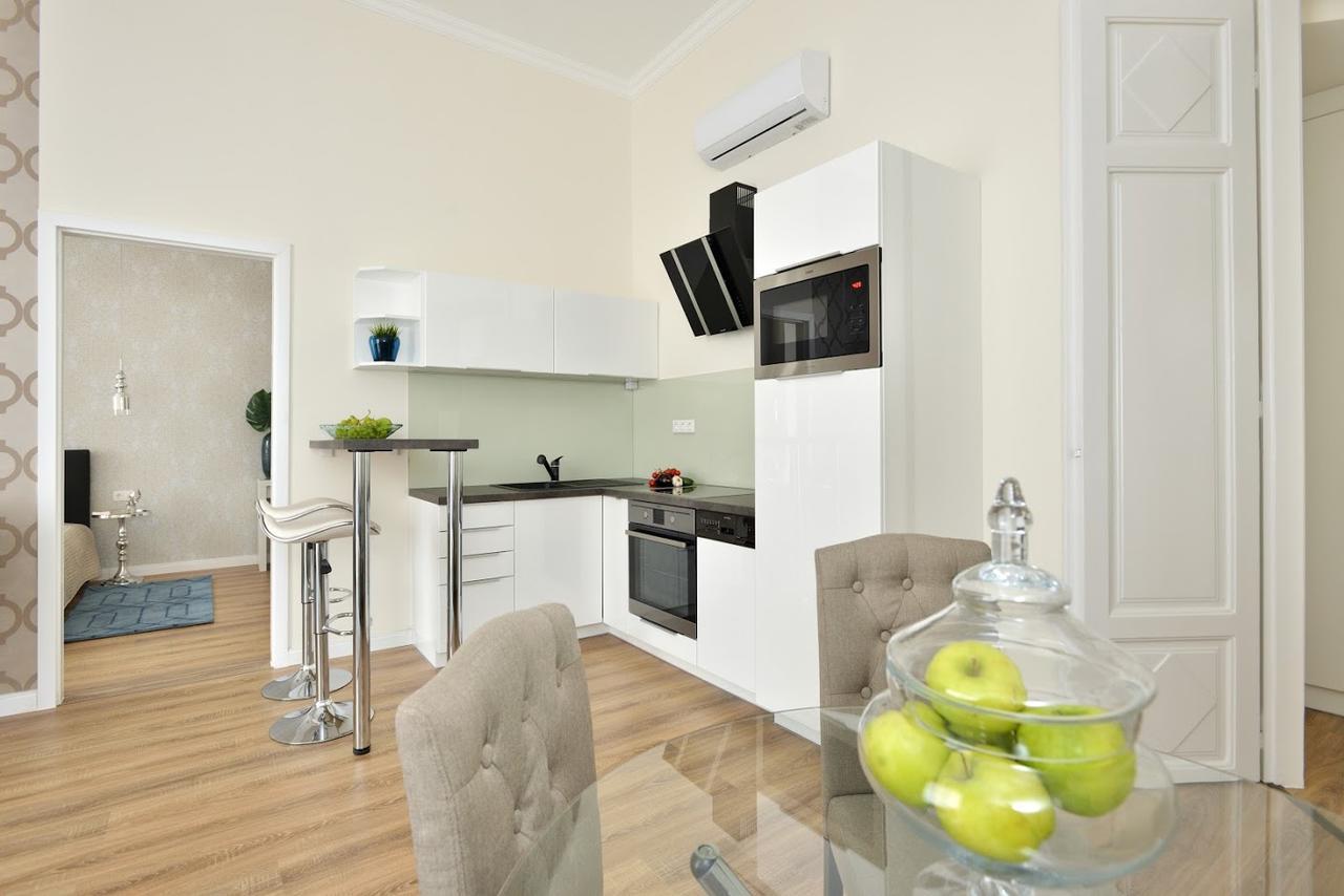 Julia Superior Apartment In The City Center. Будапеща Екстериор снимка